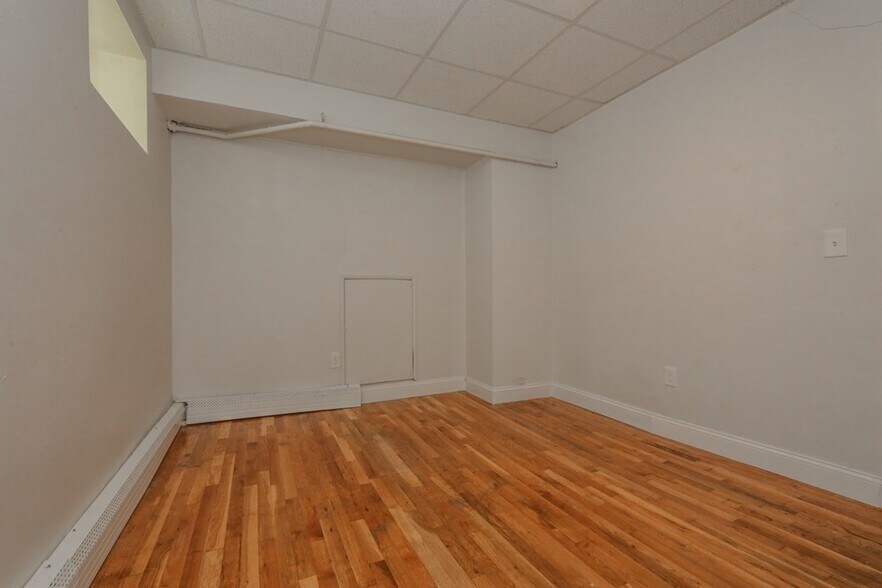 Building Photo - 16 Aberdeen St