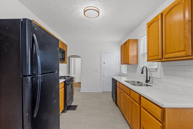 Building Photo - 449 E Brandeis Ave