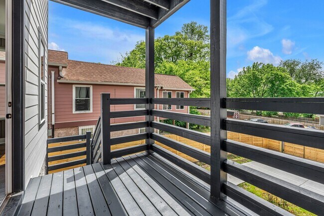 Building Photo - 145 Fain St