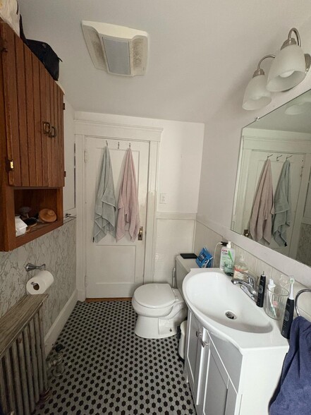 Bathroom view 3 - 48 Raymond St