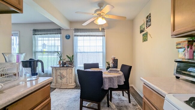 Building Photo - 336 Farmingdale Cir