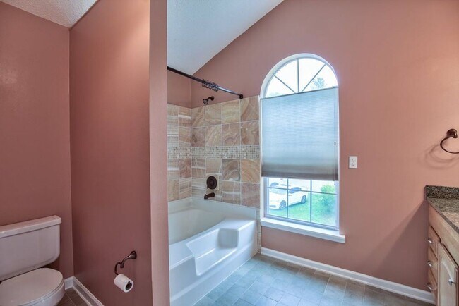 Building Photo - Beautiful 3x2 Home