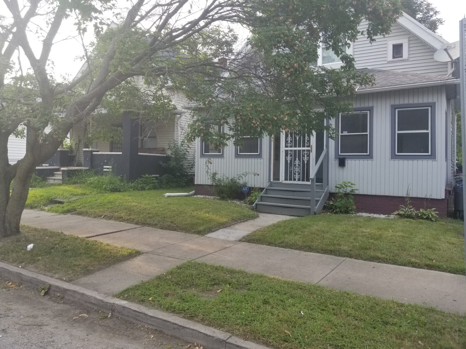 Building Photo - 1560 Buckingham St