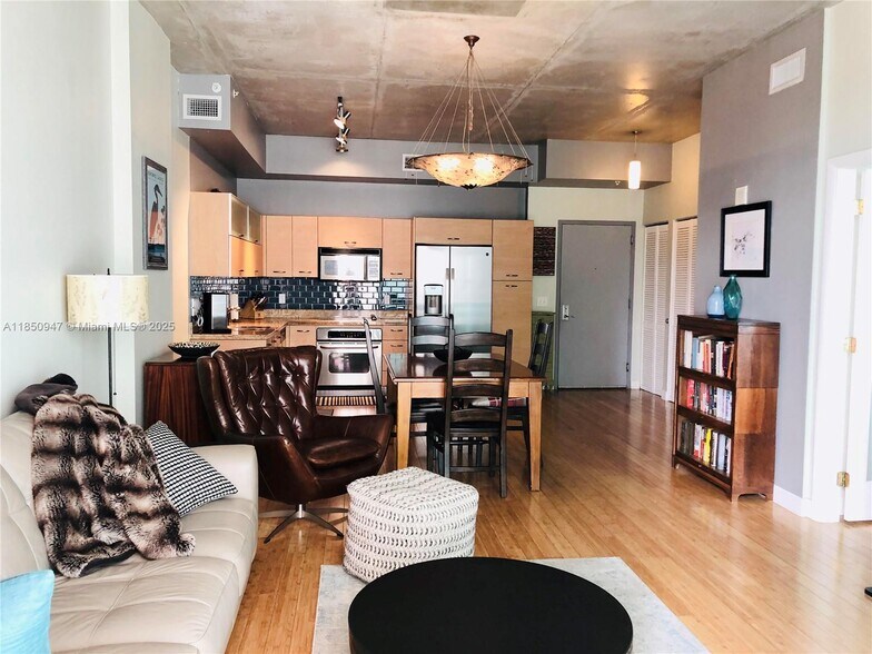 Building Photo - 2275 Biscayne Blvd