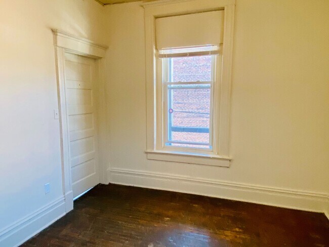 Building Photo - 2601 Park Avenue