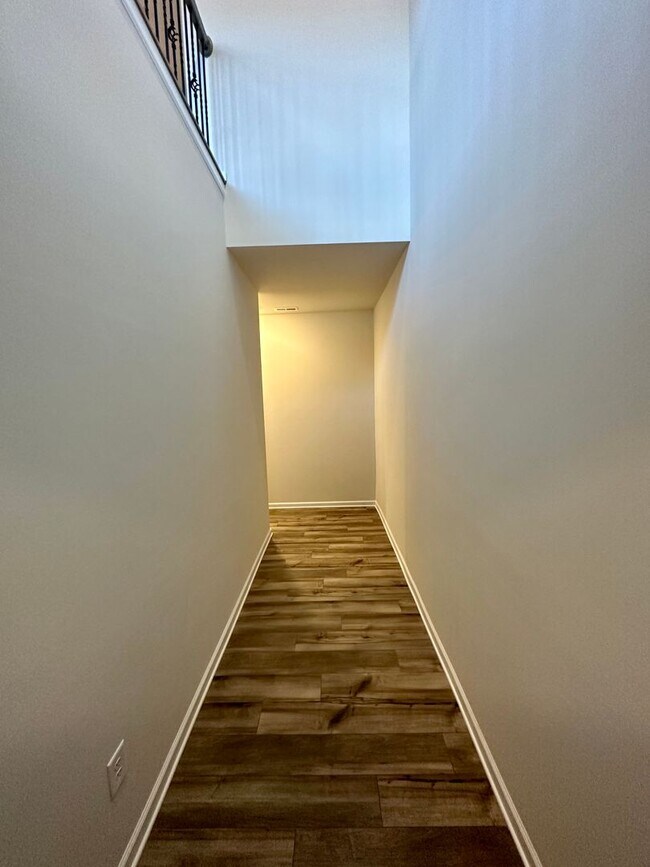 Building Photo - 4BR/3.5 Bath Townhouse in Prime Ballantyne Location; Great Schools