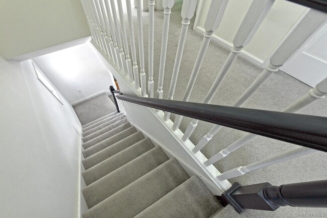 Building Photo - 222-03 Kingsbury Ave