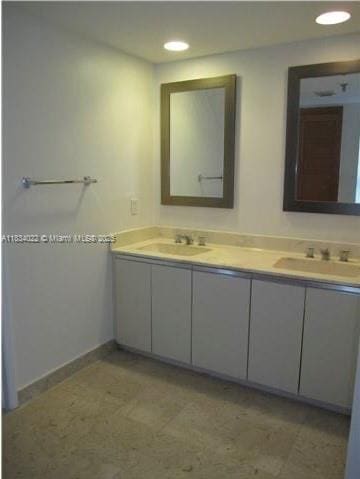 Building Photo - 520 Brickell Key Dr