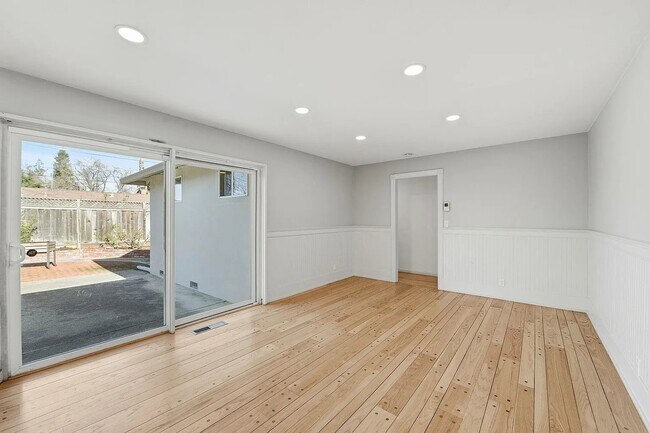 Building Photo - 4859 Borina Dr