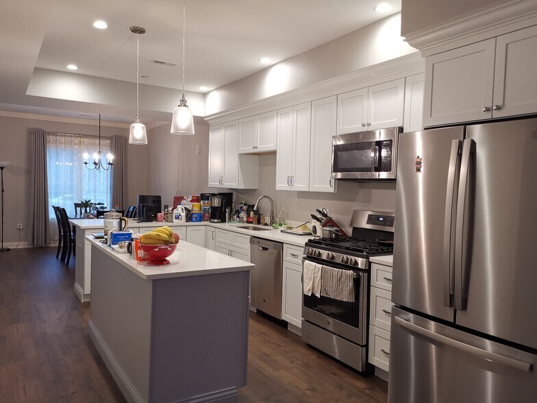 Kitchen - 868 Washington St