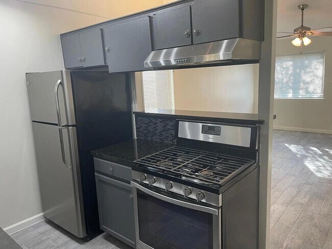 Building Photo - 2213 Lanier Dr