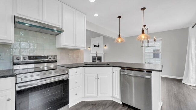 Building Photo - 167 Carriage Pl