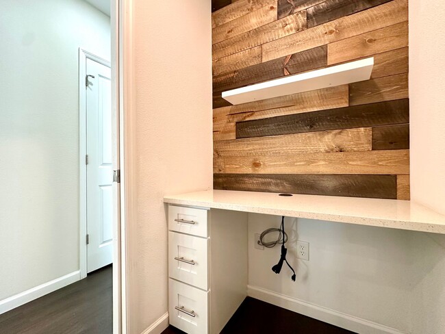 Building Photo - Live smart & stylish in this modern 3BR Eu...