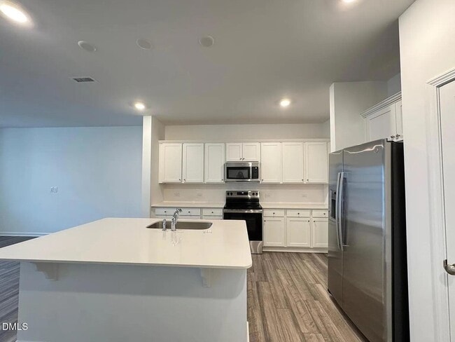 Building Photo - 209 Lily Patch Ln