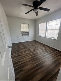 Building Photo - 3 bedroom/1 bathroom House In Copperas Cove