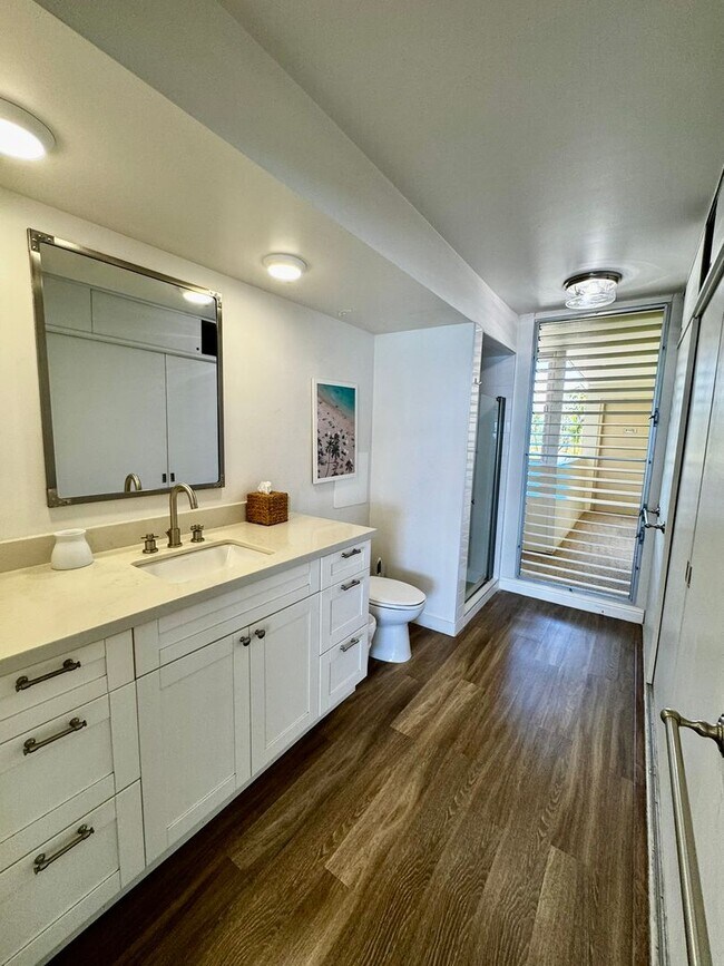 Building Photo - 1/1/1 Oceanfront Living at the Colony Surf on the Gold Coast!