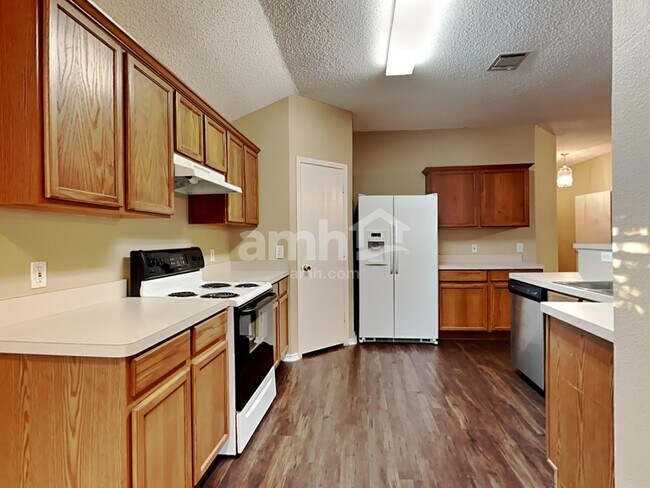 Building Photo - 1420 Mosscreek Dr