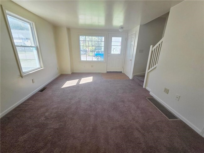 Building Photo - 235 B Allen St