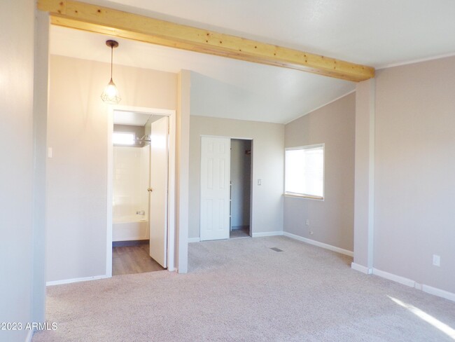 Building Photo - 8327 E Chukar Valley Dr