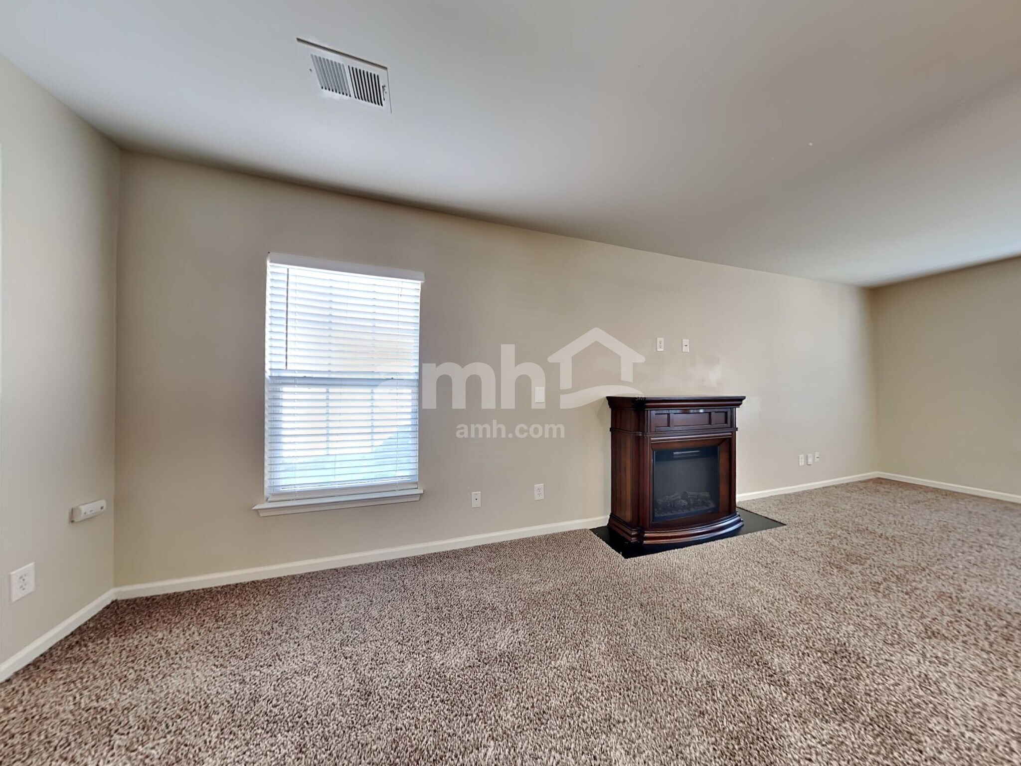 Building Photo - 417 Green Park Ln