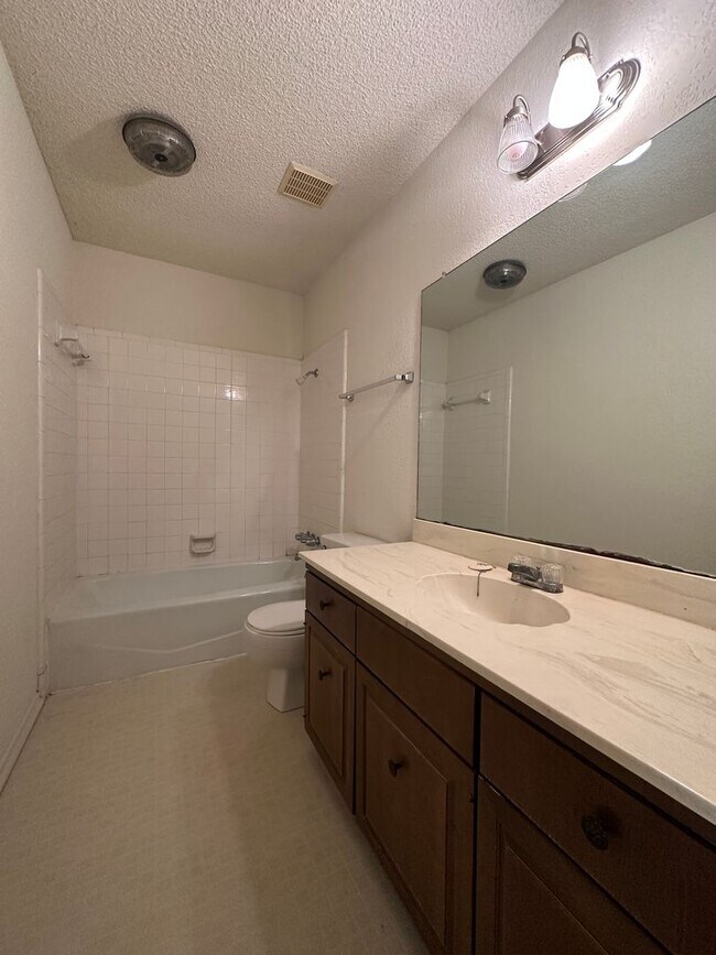 Building Photo - Duplex