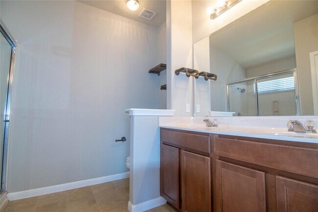 Building Photo - 504 Comal Run