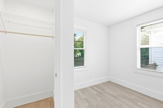 Building Photo - Updated 3-Bedroom Home with Modern Comforts Near Downtown Wilmington