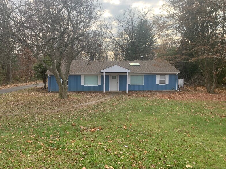 Primary Photo - 934 Georges Rd