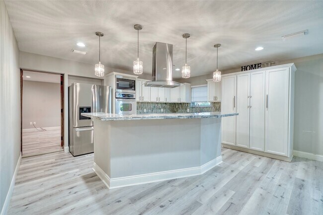 Building Photo - 4406 Mallard Dr