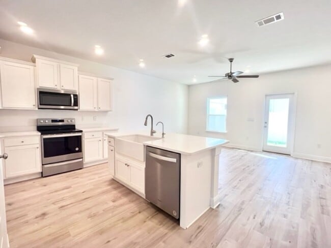 Building Photo - 22 Redbird Lp