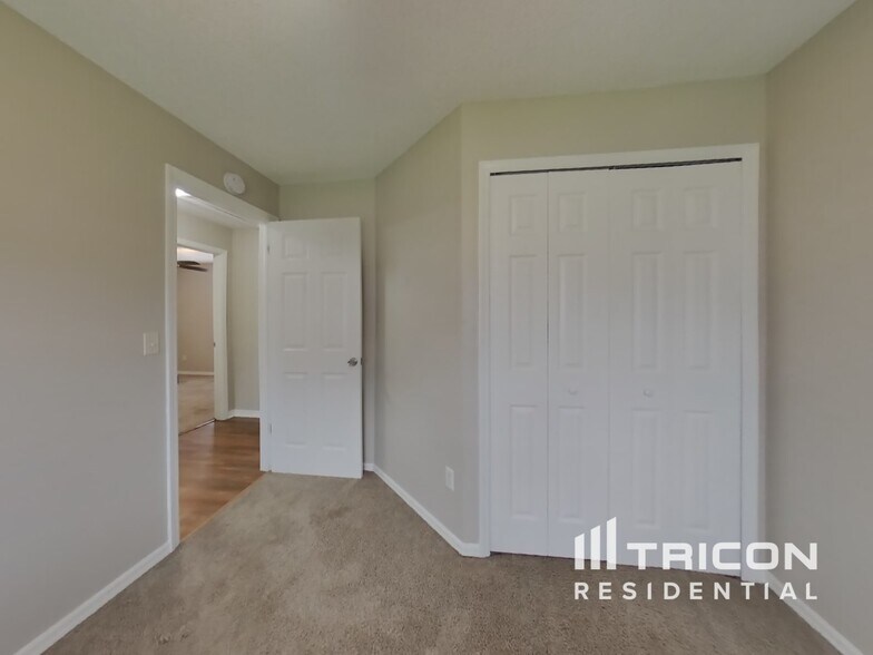 Building Photo - 1000 Green Branch Ct