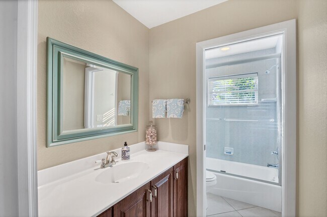 Building Photo - 1155 Bogey Ln