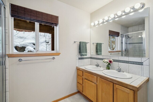 Building Photo - Spacious Prosser Lakeview Estates Rental