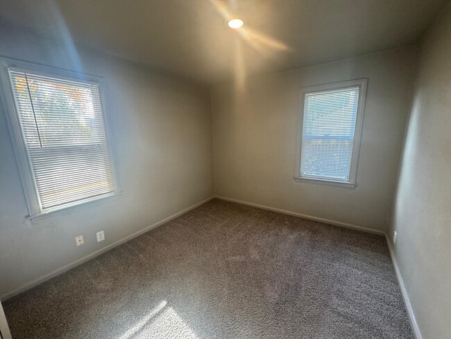 Building Photo - 21505 Bennett St