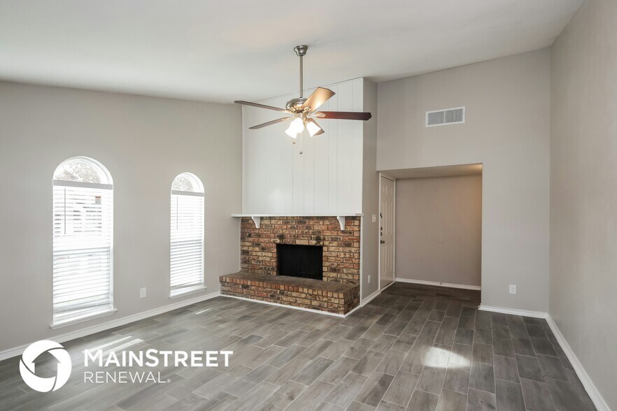 Building Photo - 625 Nora Ln