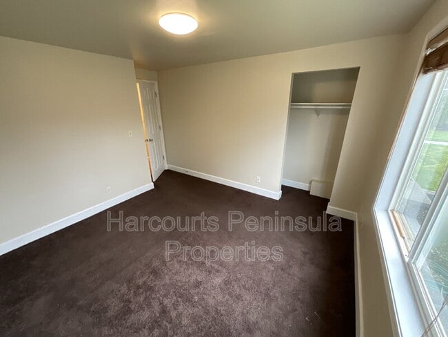 Building Photo - 1742 Anderson St