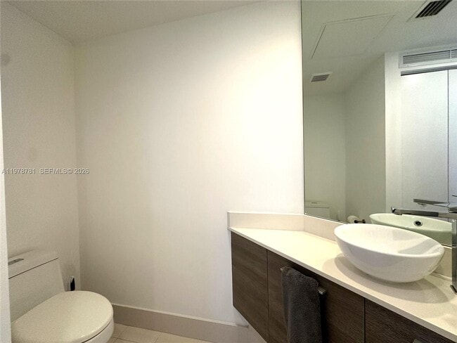 Building Photo - 650 NE 32nd St