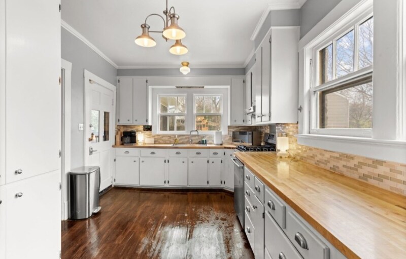 Building Photo - 1204 McGavock Pk