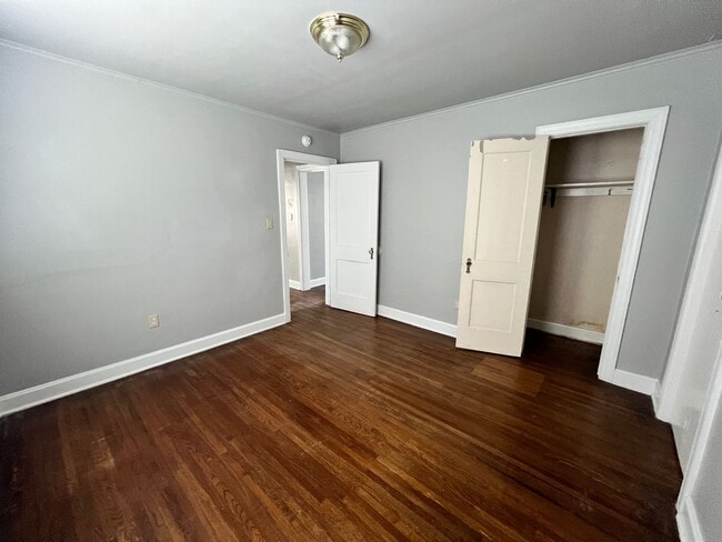 Building Photo - Nice 3 Bedroom 1 Bathroom Home With Detach...
