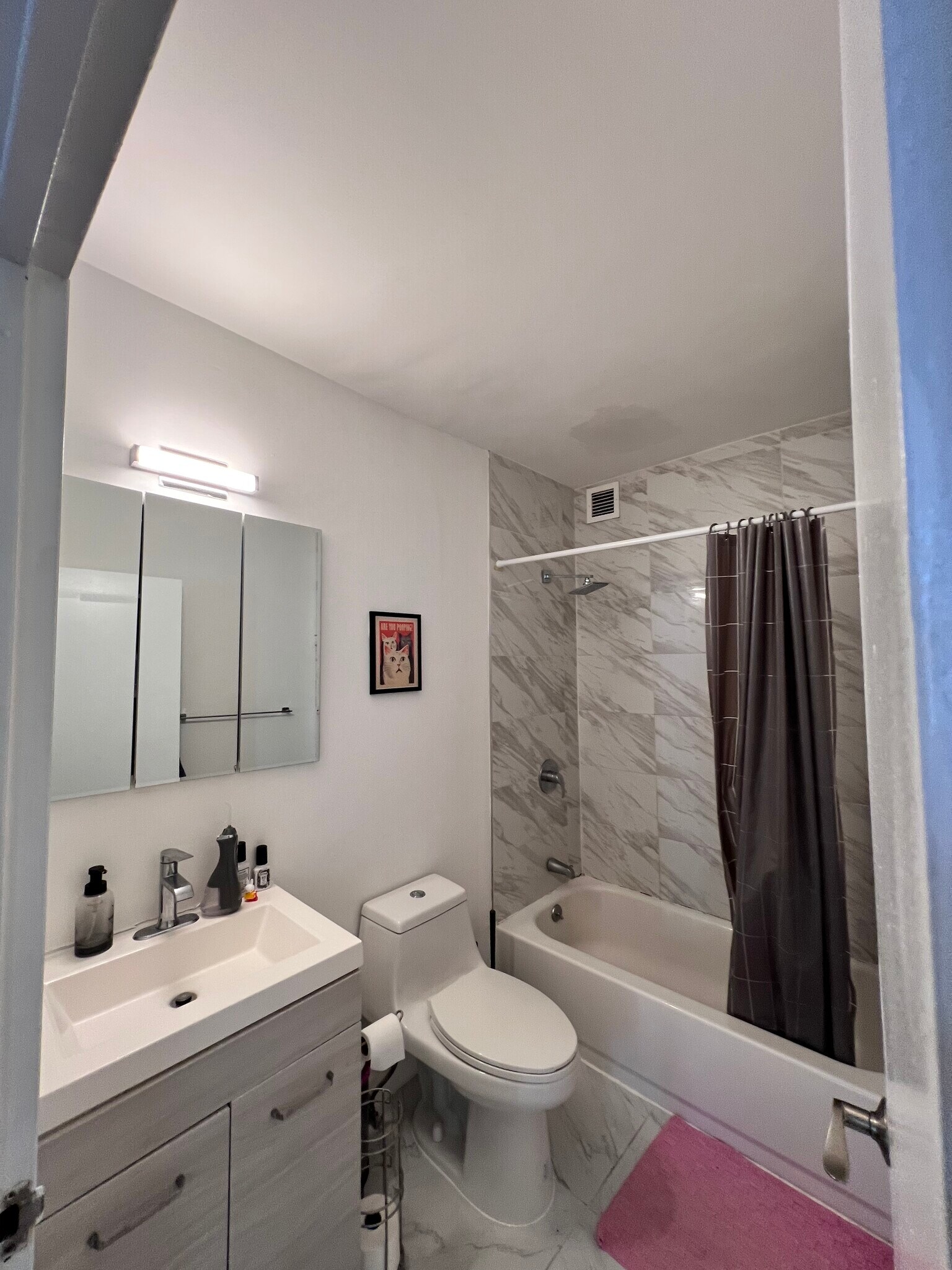 Building Photo - 45 river drive south