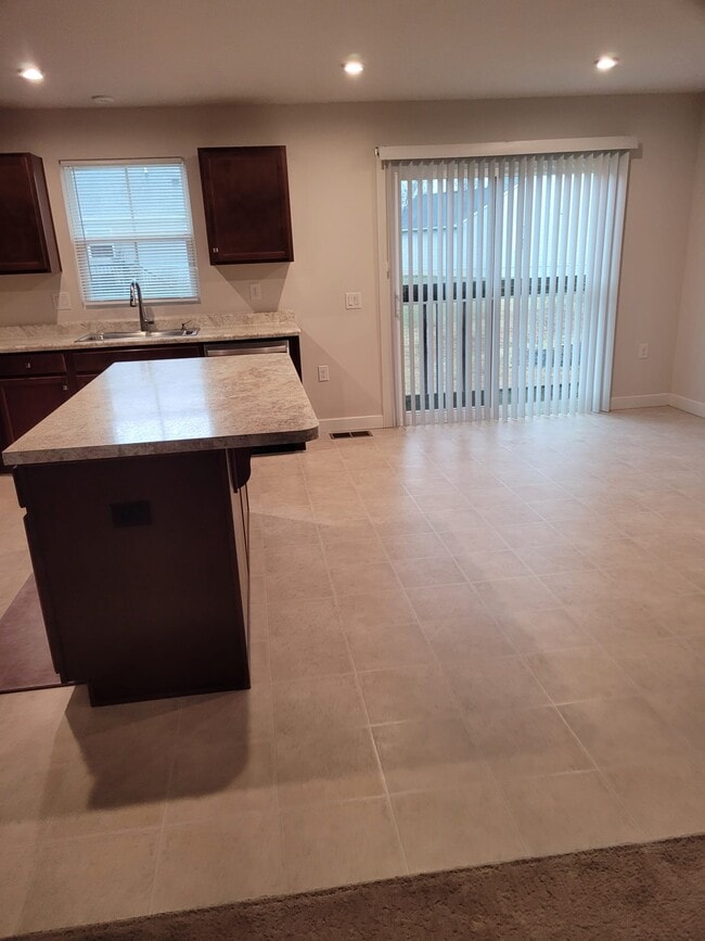 Building Photo - 11 Ticket Wy