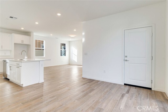 Building Photo - 10865 Pala Bells St