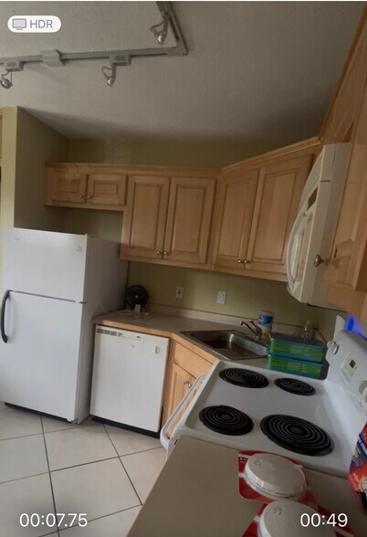 Building Photo - 315 Hilderbrand Dr