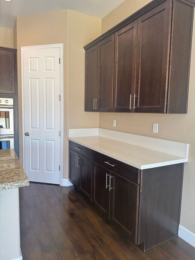 Building Photo - Beautiful Shadow Ridge Home in Spanish Spr...