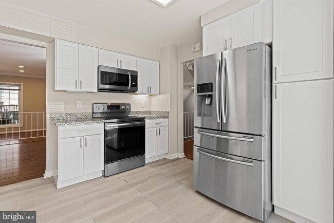 Building Photo - 6632 Green Ash Dr