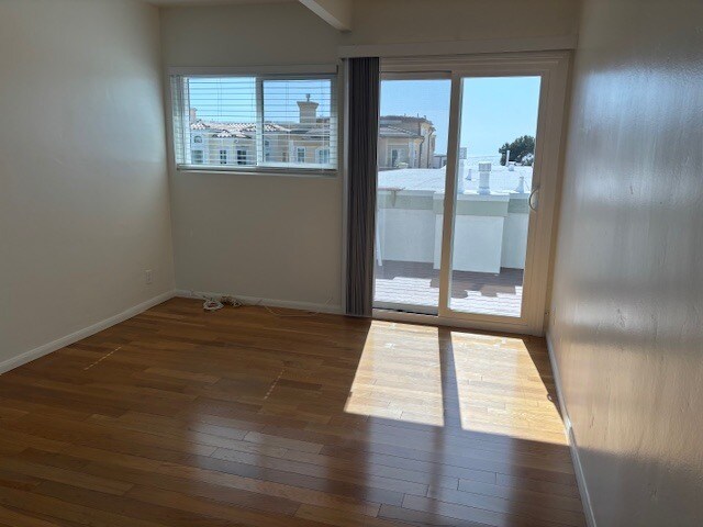 Building Photo - 641 Loma Dr