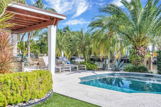 Building Photo - 74 Nurmi Dr