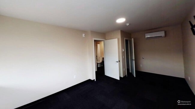 Building Photo - 3554 E Washington Ave