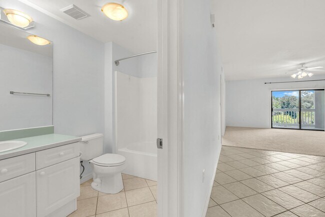 Building Photo - 407 Westlake Ct