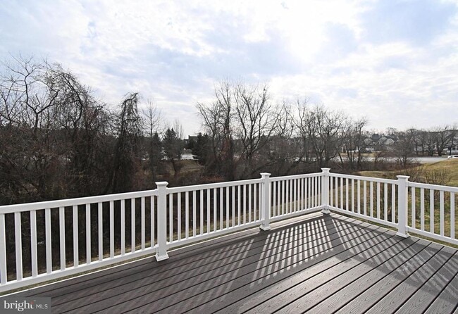 Building Photo - 136 Iron Hill Way